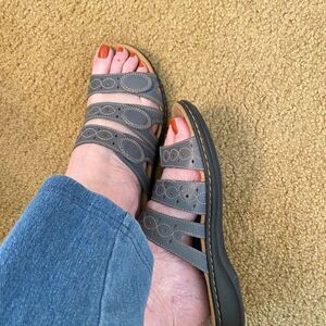 Clarks Collection Leisa Cacti Comfort Slide Sandals Leather Denim Blue 10M